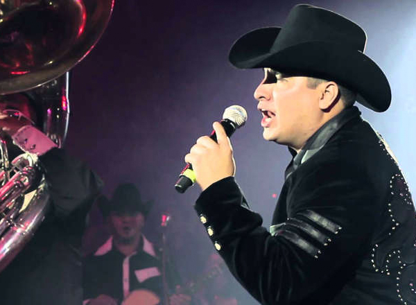 Julion Alvarez at The Forum