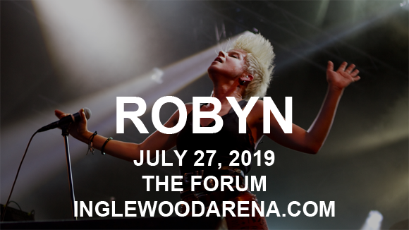 Robyn at The Forum