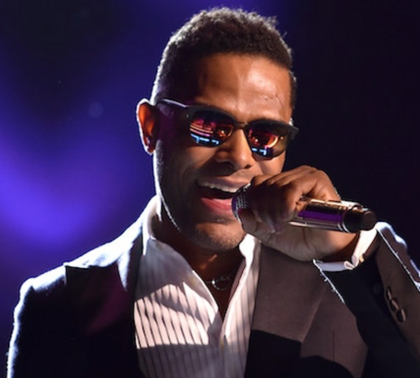 Maxwell at The Forum